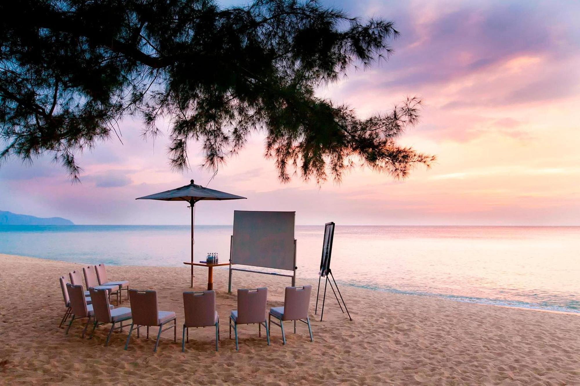 Renaissance & אתר נופש Phuket