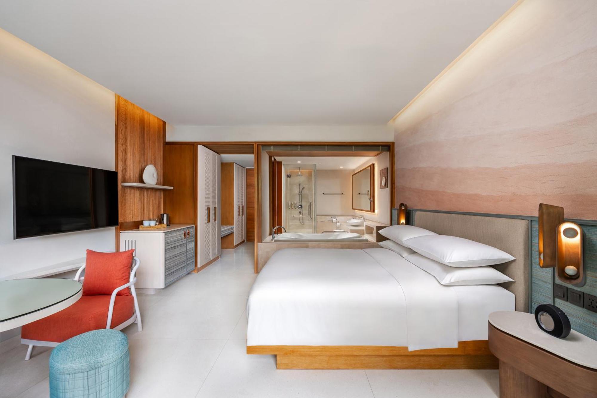 Renaissance & Resort 5*